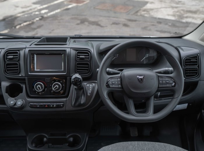 196+_interior-1.jpg