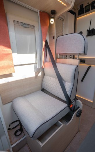 c86_night_ed_interior-20_2.jpg