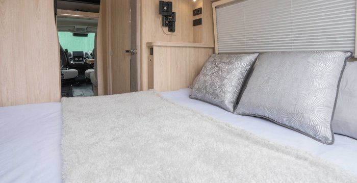 cv40_bed-2_2.jpg