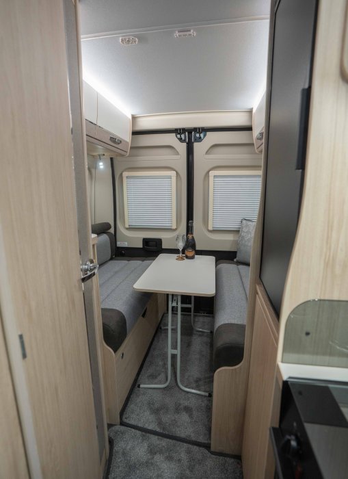 cv80_interior-13_2.jpg