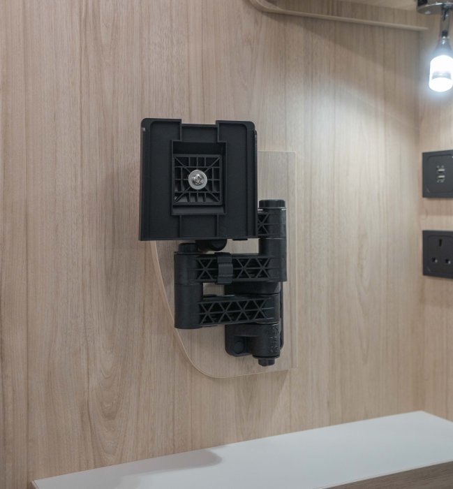 cv80_interior-16_2.jpg