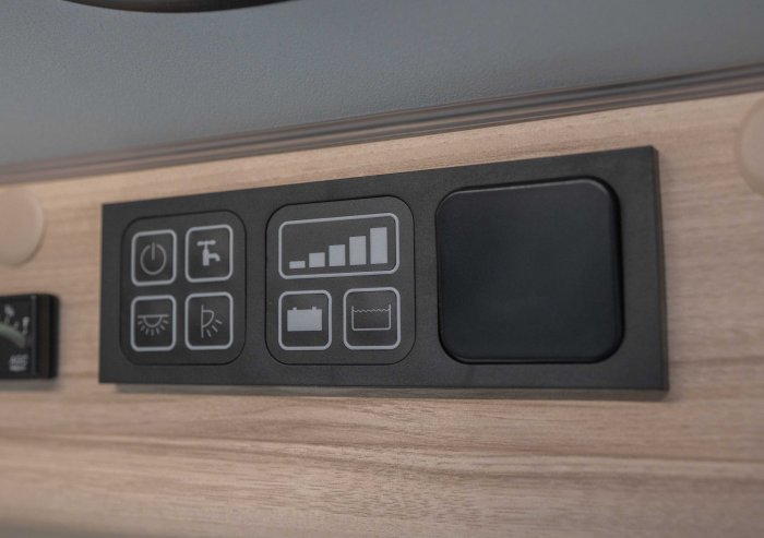 cv80_interior-7_2.jpg