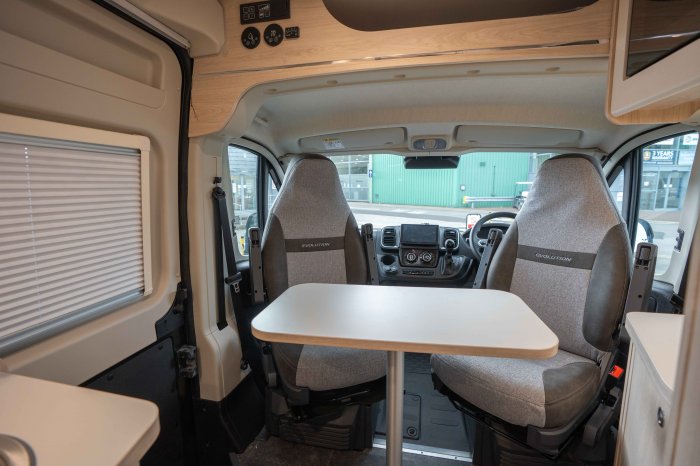 elddis_cv60-12_1.jpg