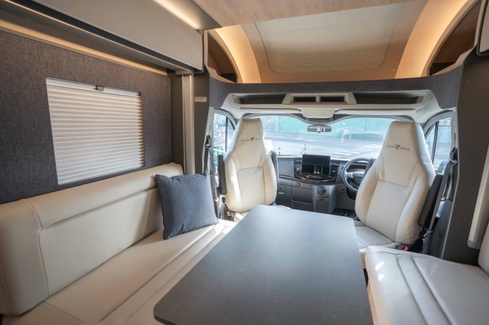 f62_auto_cab-3_2.jpg