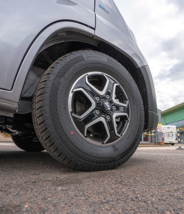 v65gx20ed-8.jpg