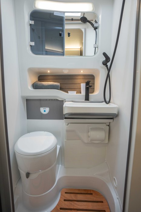 voyager_475_interior-15_2.jpg