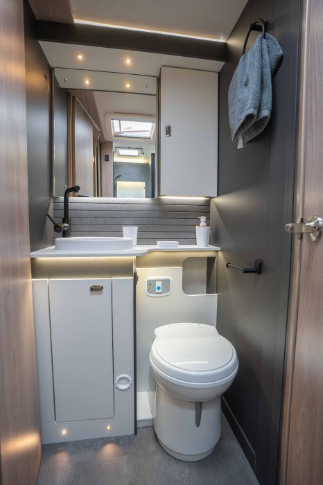 voyager_594_interior-12_5.jpg
