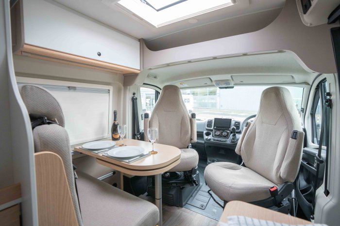 whirlwind_gtv_563_interior-2_5.jpg