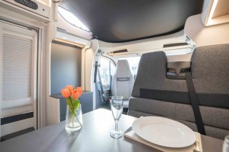 475_interior_jet_manual-3_1.jpg