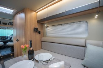 v_line_610_interior_dressed_up-14_1.jpg