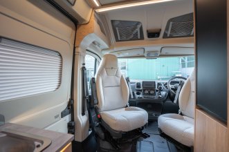 v_line_610_interior_dressed_up-2_1.jpg