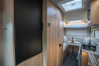 v_line_610_interior_dressed_up-4_1.jpg