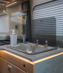 v_line_610_interior_dressed_up-8_1.jpg