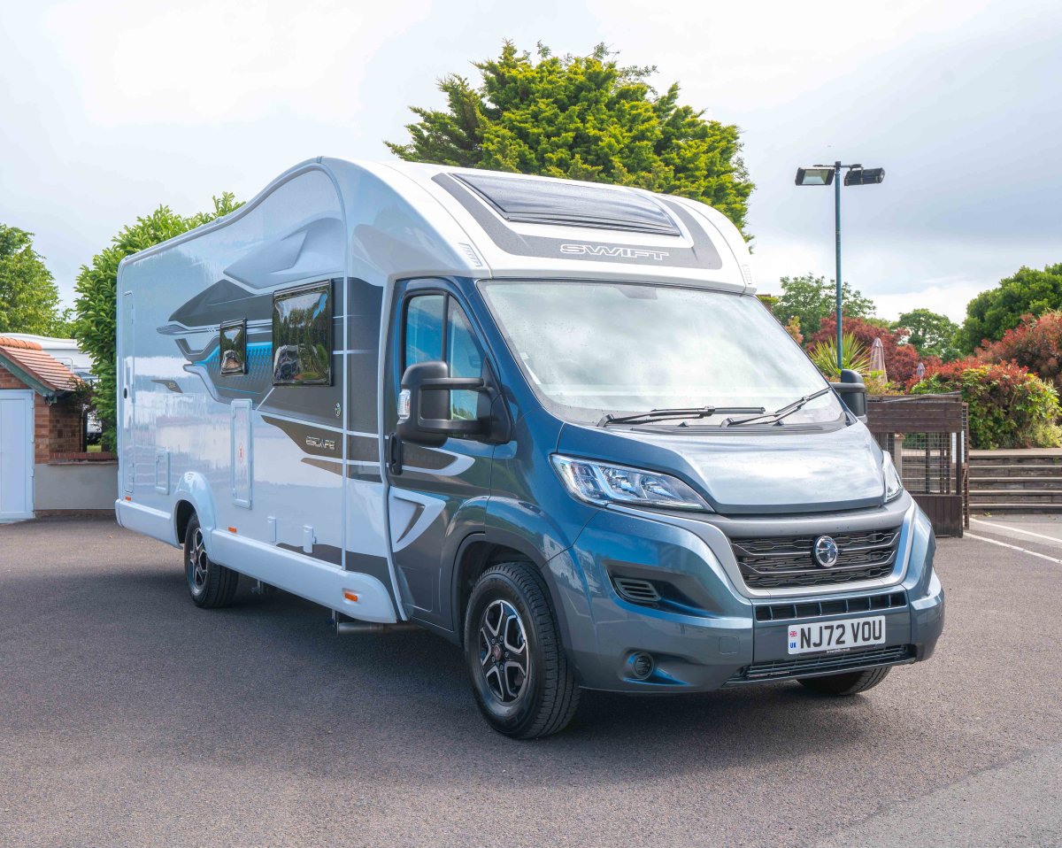 Swift Escape 664 140BHP Auto
