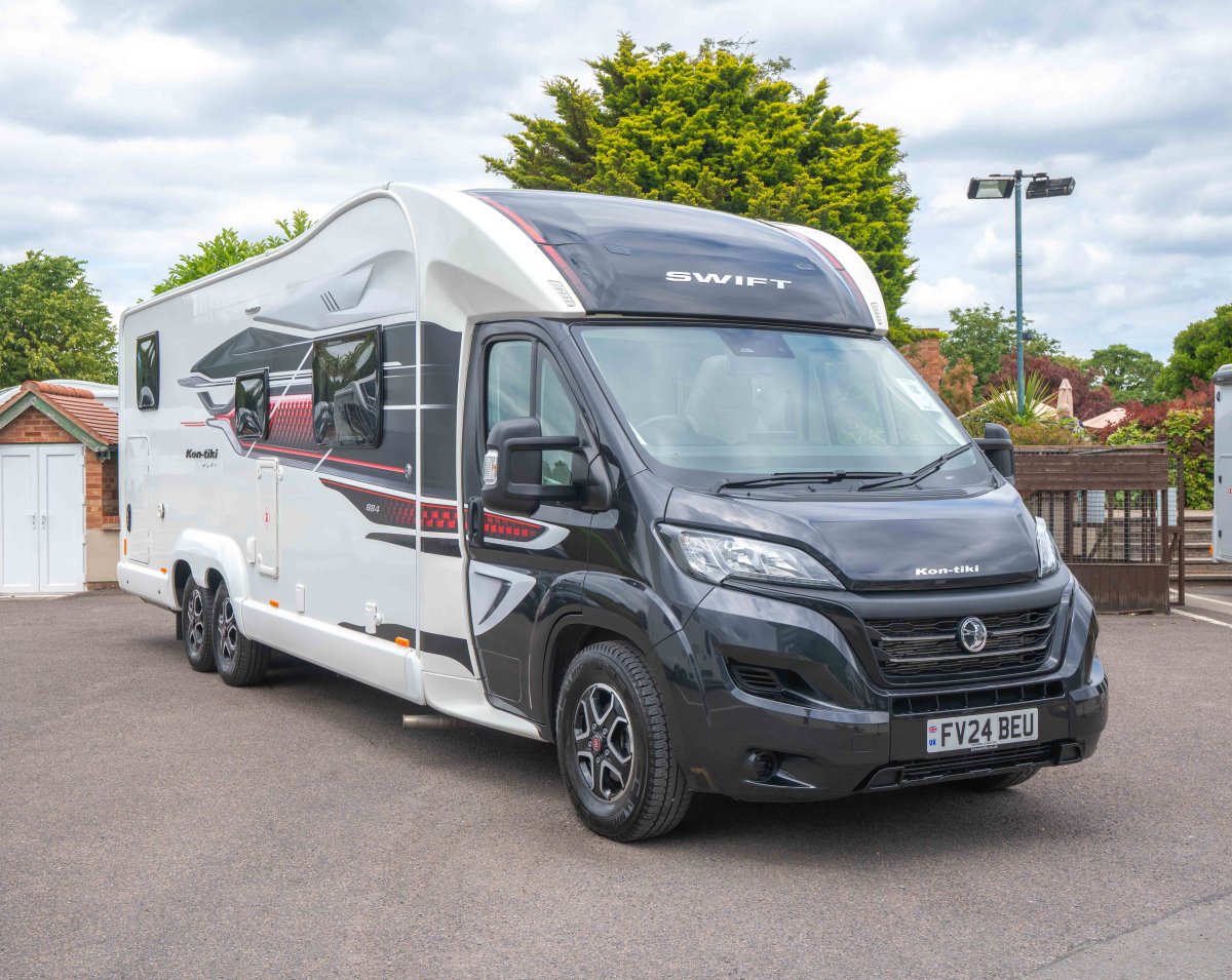 Swift Kon-Tiki 884 180BHP Auto